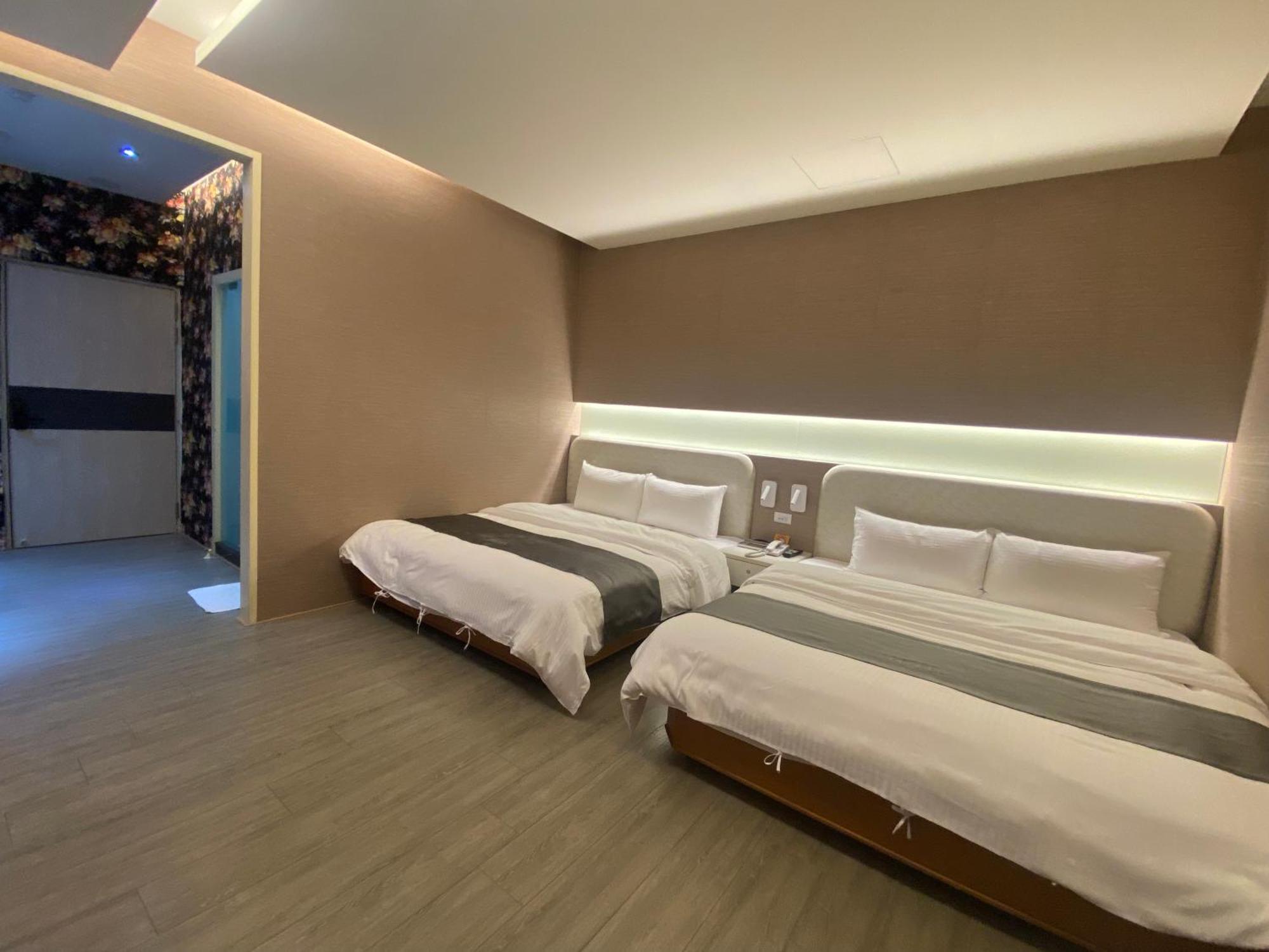 Yuan Chyau Motel Taichung Exterior foto