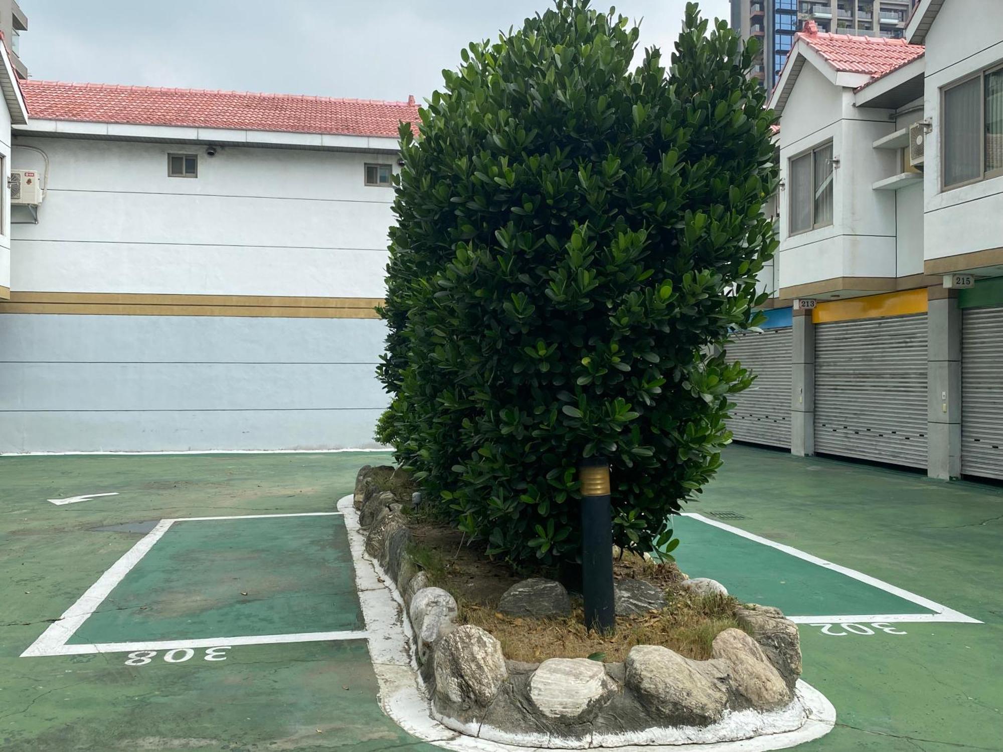 Yuan Chyau Motel Taichung Exterior foto