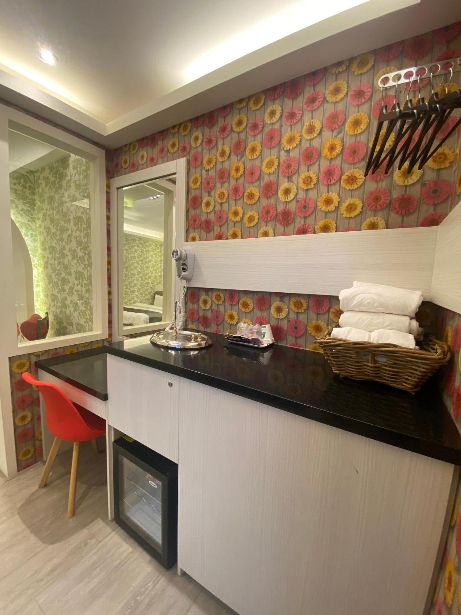 Yuan Chyau Motel Taichung Exterior foto