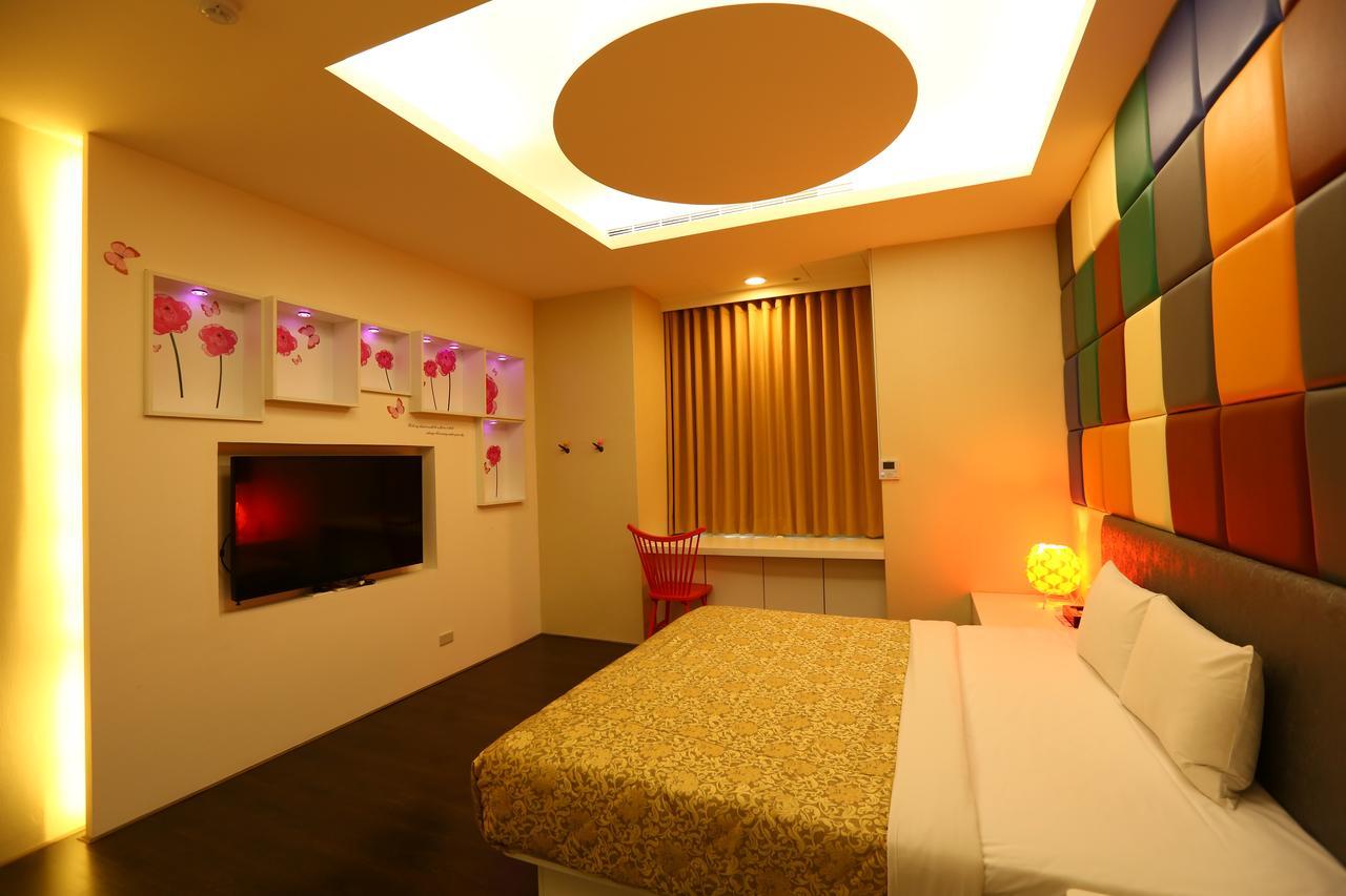 Yuan Chyau Motel Taichung Exterior foto