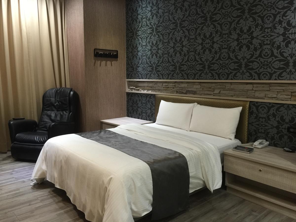 Yuan Chyau Motel Taichung Exterior foto