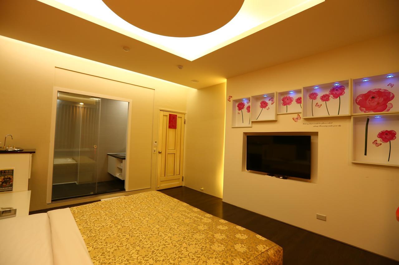 Yuan Chyau Motel Taichung Exterior foto