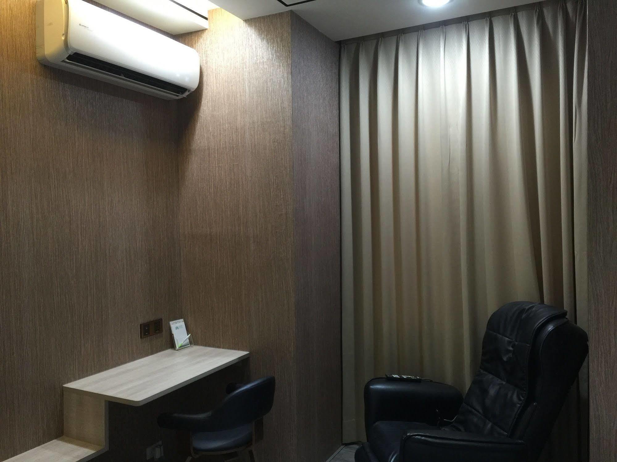 Yuan Chyau Motel Taichung Exterior foto